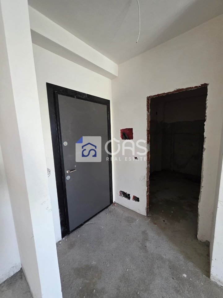 1+1 apartment for sale on Rruga e Dibres 100,000 euros