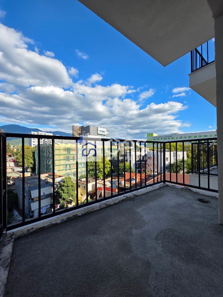 1+1 apartment for sale on Rruga e Dibres 100,000 euros