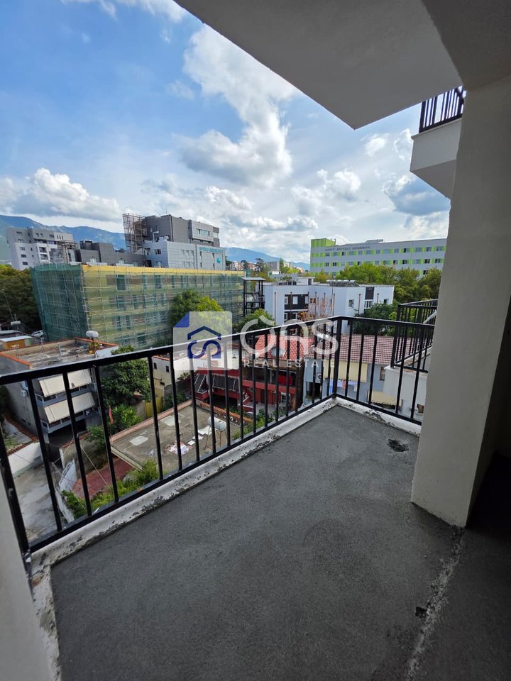 1+1 apartment for sale on Rruga e Dibres 100,000 euros