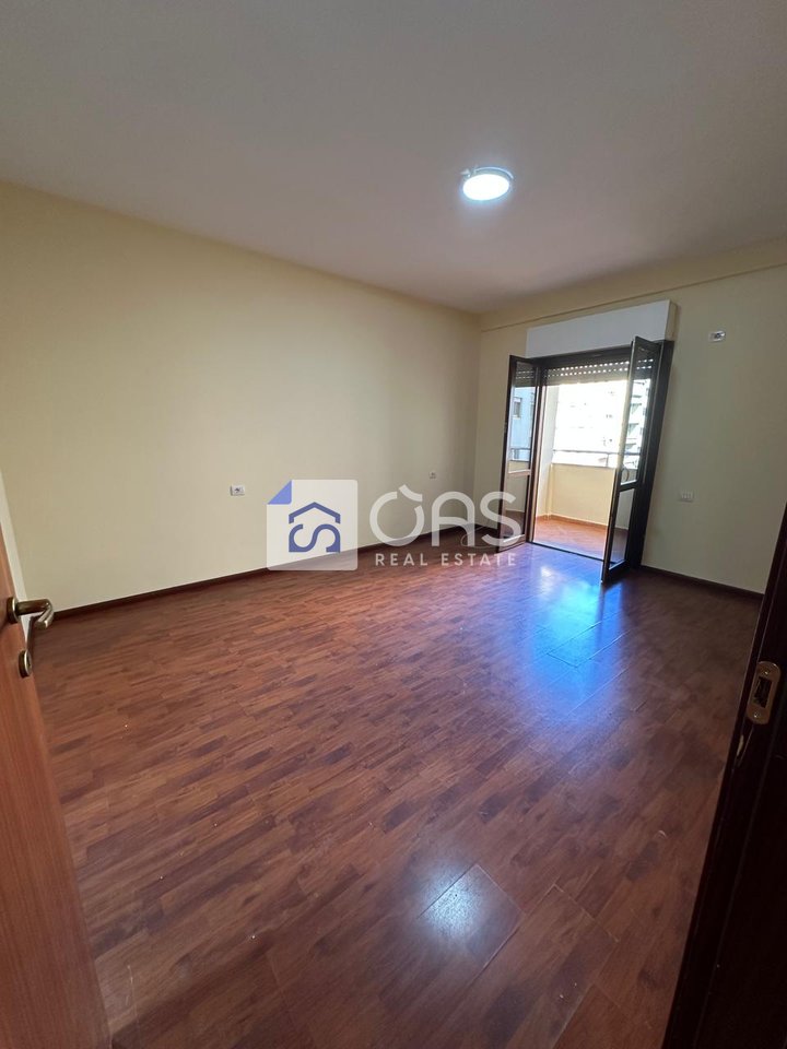 Apartment for rent 2+1 in Komune Parisi 75,000 lek.