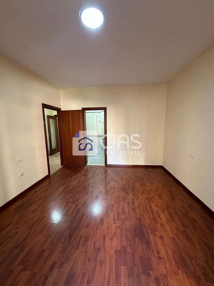 Apartment for rent 2+1 in Komune Parisi 75,000 lek.