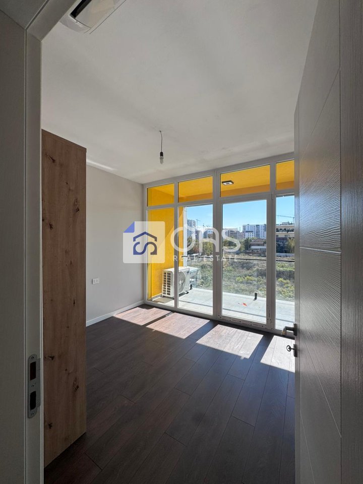 2+1+2 apartment for rent near Bulevardi i Ri