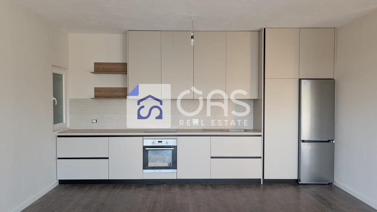 2+1+2 apartment for rent near Bulevardi i Ri