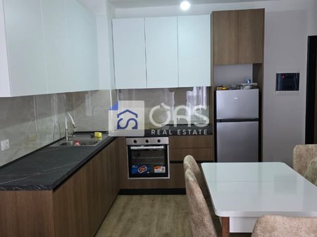 Jepet me qera apartament 2+1+Parkim tek Univers City