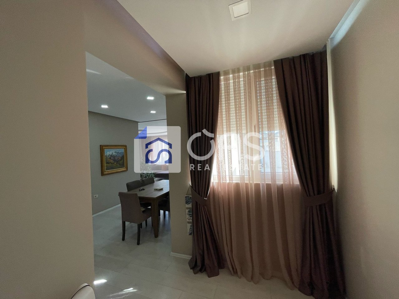 Jepet me qera Apartament 3+1+2 Ballkone + Verande tek Liqeni i Thate