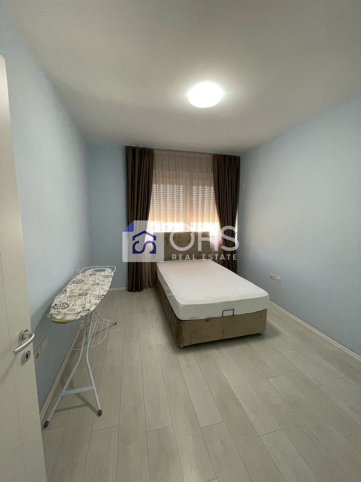 Jepet me qera Apartament 3+1+2 Ballkone + Verande tek Liqeni i Thate
