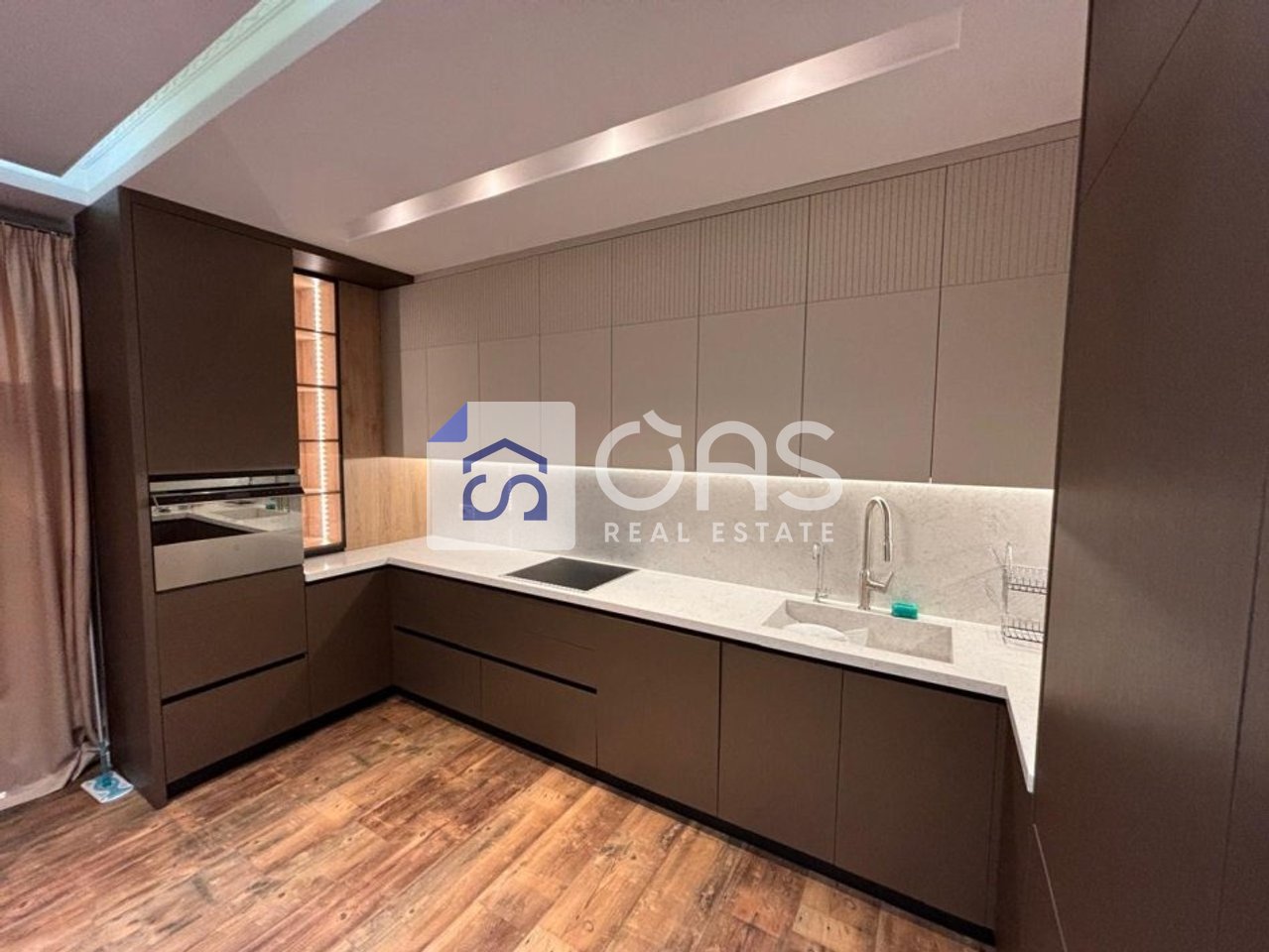 Apartament 3+1 Me Qira në Kopshtin Botanik Zoologjik, Tiranë - 1800€ | 138 m²