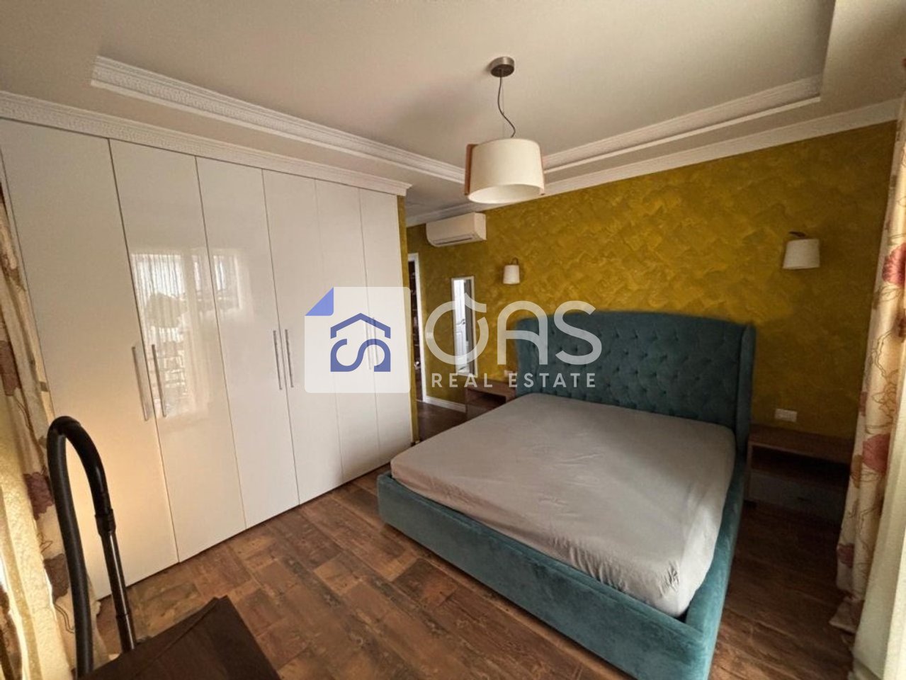 Apartament 3+1 Me Qira në Kopshtin Botanik Zoologjik, Tiranë - 1800€ | 138 m²