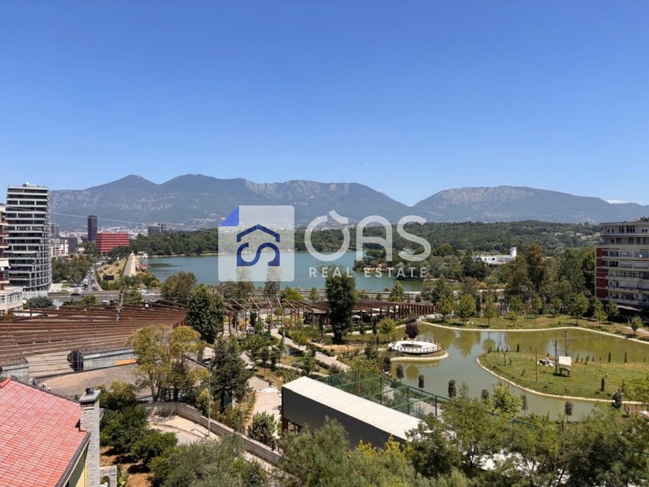 Apartament 3+1 Me Qira në Kopshtin Botanik Zoologjik, Tiranë - 1800€ | 138 m²