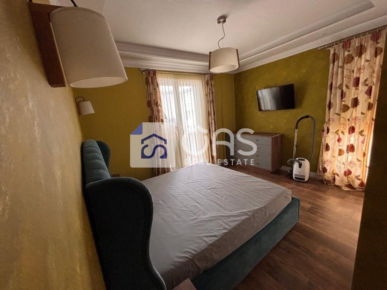 Apartament 3+1 Me Qira në Kopshtin Botanik Zoologjik, Tiranë - 1800€ | 138 m²