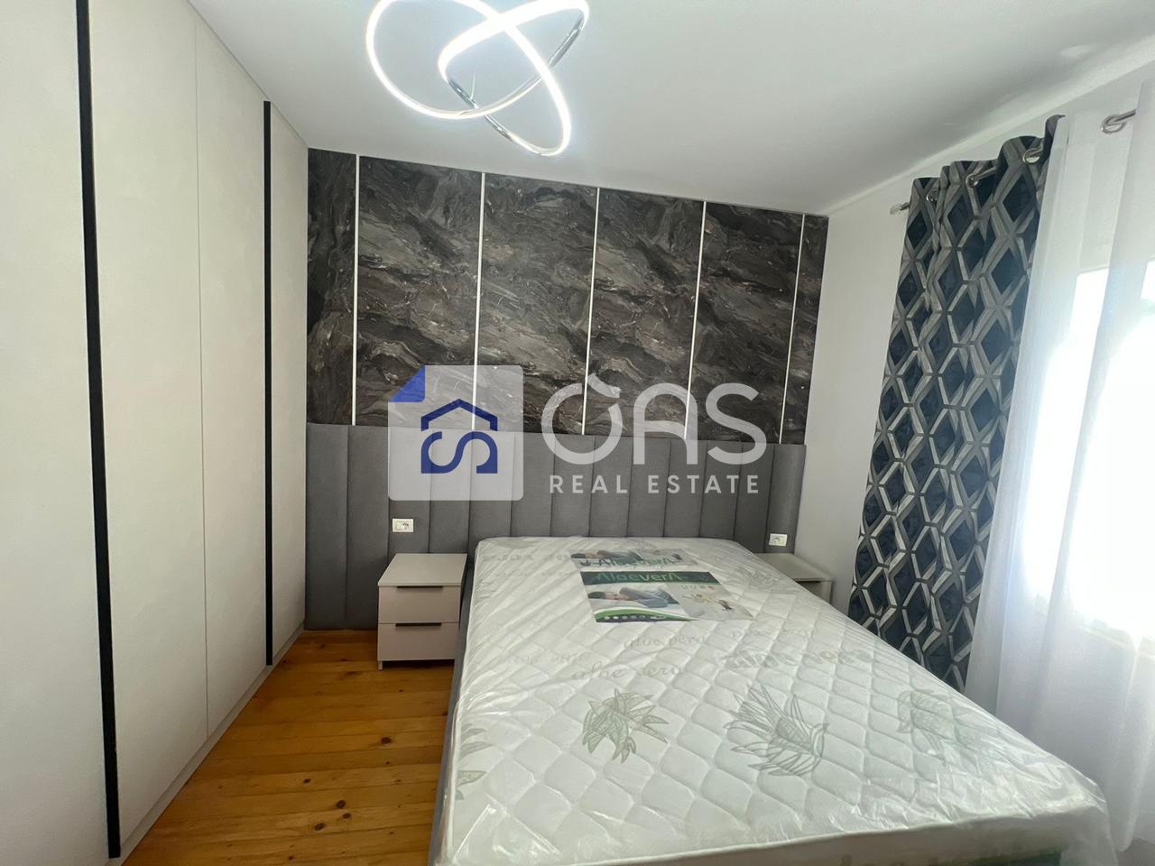 A 2+1+2 apartment is for rent in Fresk.