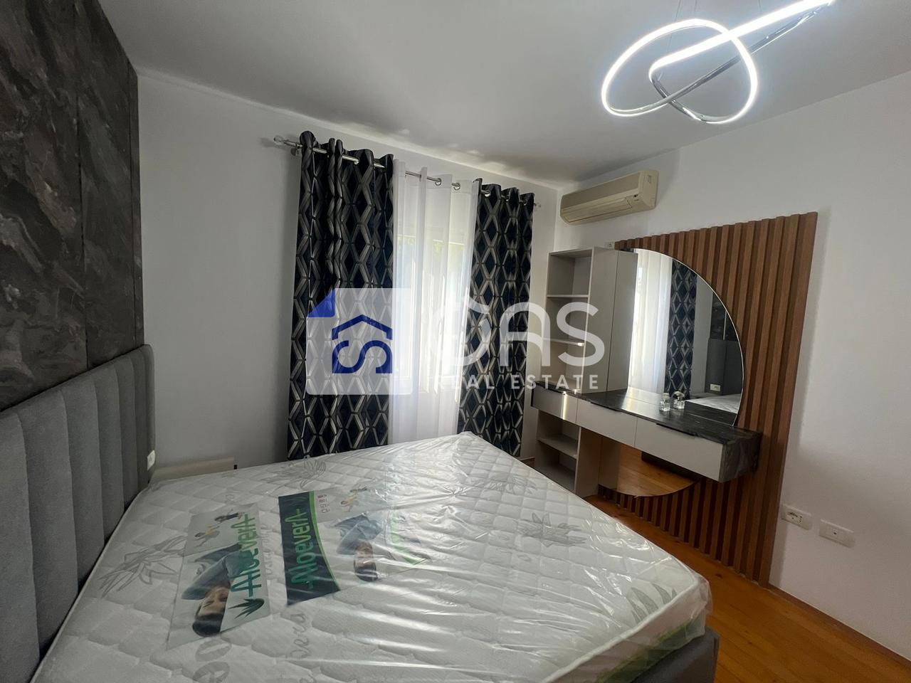 A 2+1+2 apartment is for rent in Fresk.