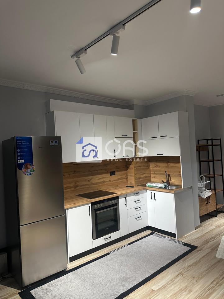 Apartament 2+1 Me Qira në Kopshtin Botanik Zoologjik, Tiranë - 700€ | 104 m²