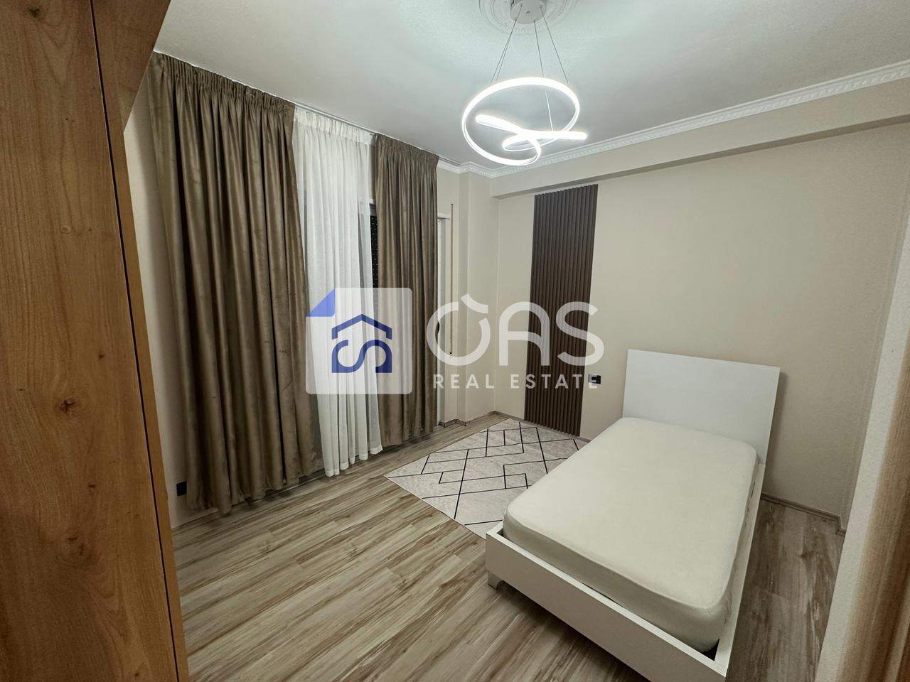 Apartament 2+1 Me Qira në Kopshtin Botanik Zoologjik, Tiranë - 700€ | 104 m²