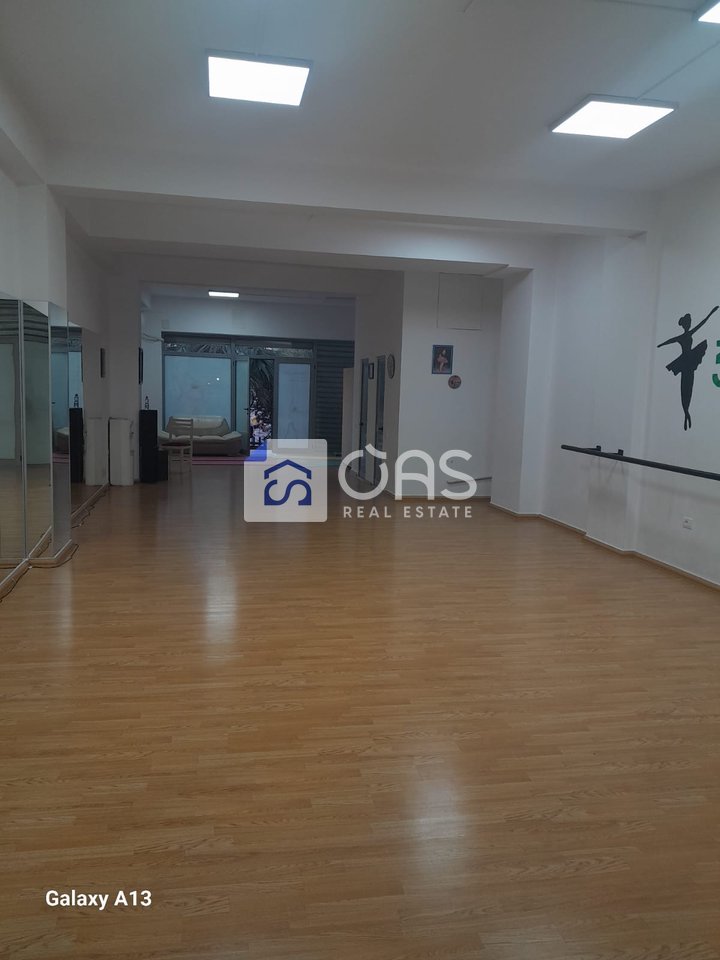 Negozio in affitto negli edifici Çabej, Tirana - 600€ | 110 m²