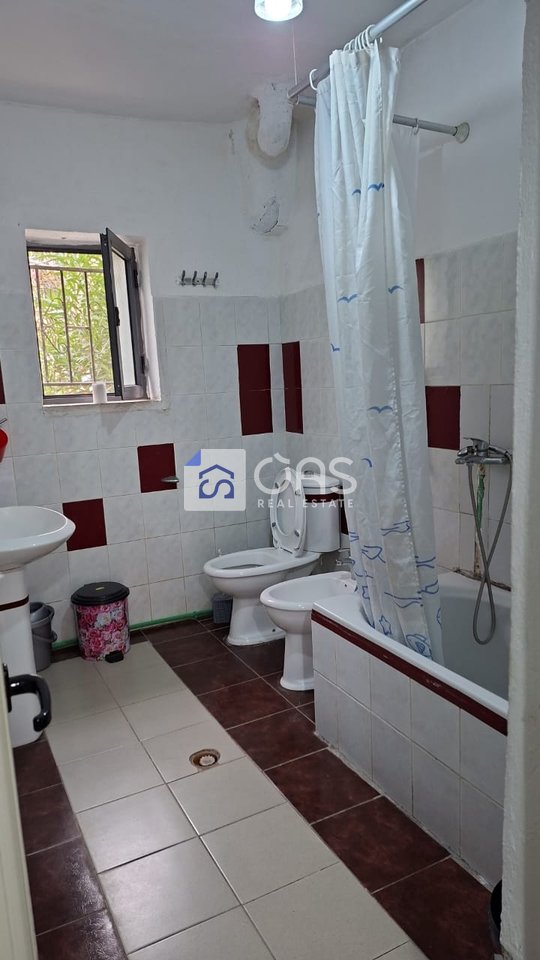 Apartament 2+1 Me Qira në Shkolla e Bashkuar, Tirana - 500€ | 75 m²