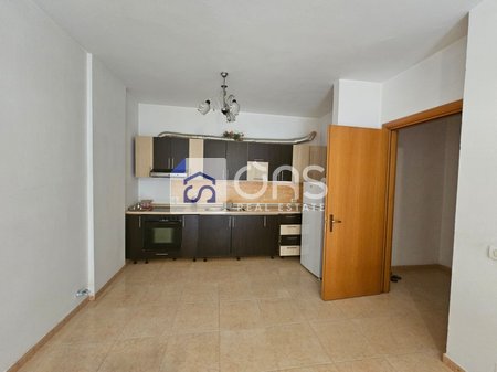 Jepet  me qera Apartament ( 2+1+Aneks+Ballkon ) Ne Astir