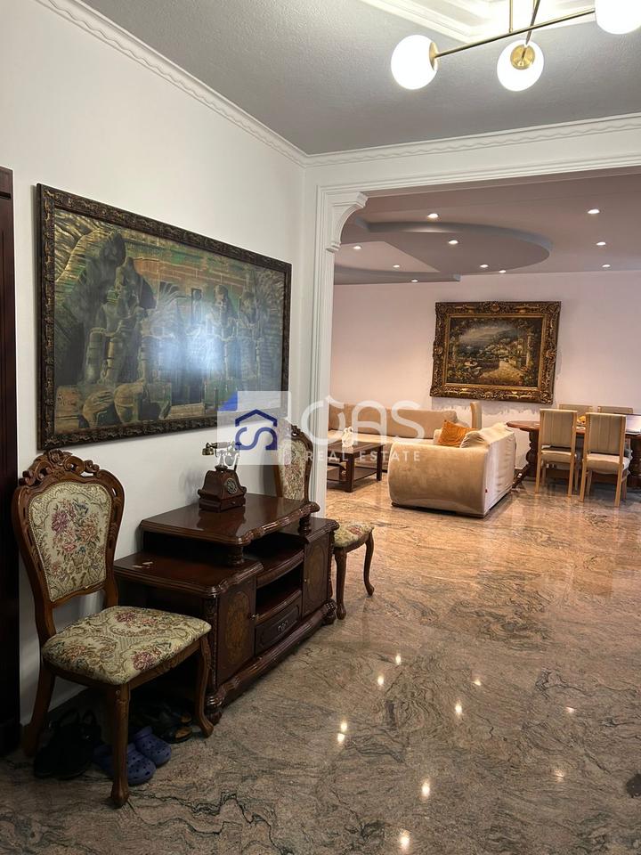 A 2+1 apartment is for rent on Zogu I Pare Boulevard (Center).