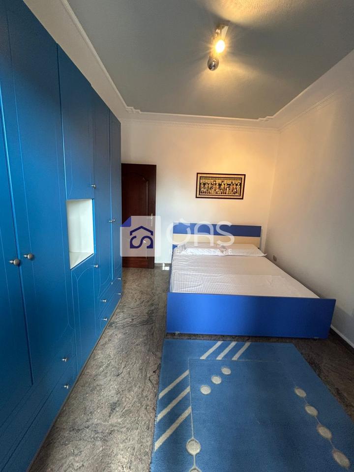 A 2+1 apartment is for rent on Zogu I Pare Boulevard (Center).