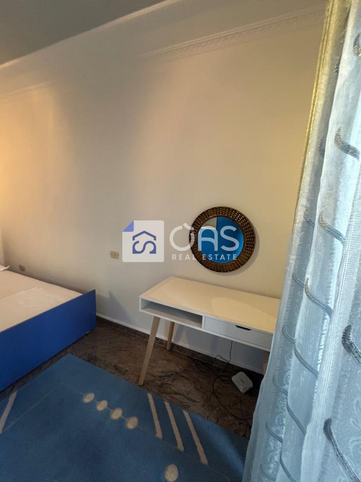 A 2+1 apartment is for rent on Zogu I Pare Boulevard (Center).