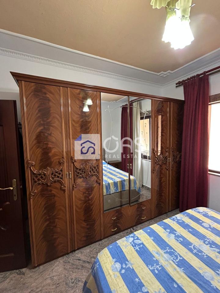 A 2+1 apartment is for rent on Zogu I Pare Boulevard (Center).