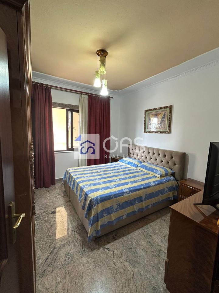 A 2+1 apartment is for rent on Zogu I Pare Boulevard (Center).