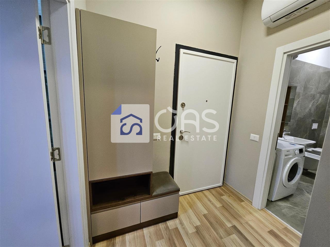 Affittasi appartamento 1+1 in via Kavajes Square21