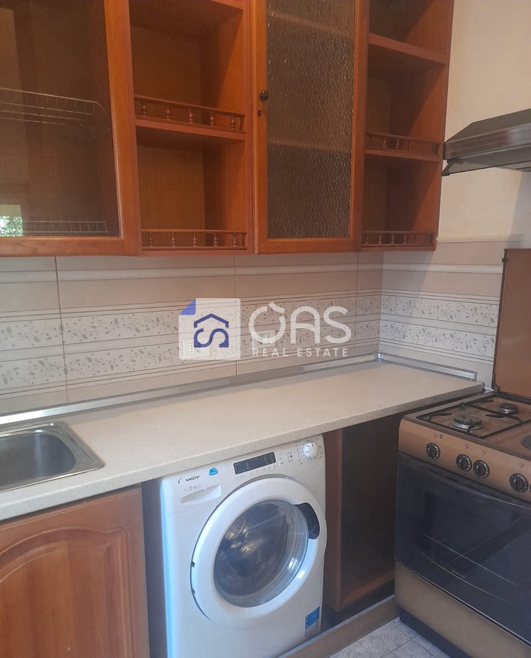 Affittasi casa 2+1 vicino a Komuna e Parisit
