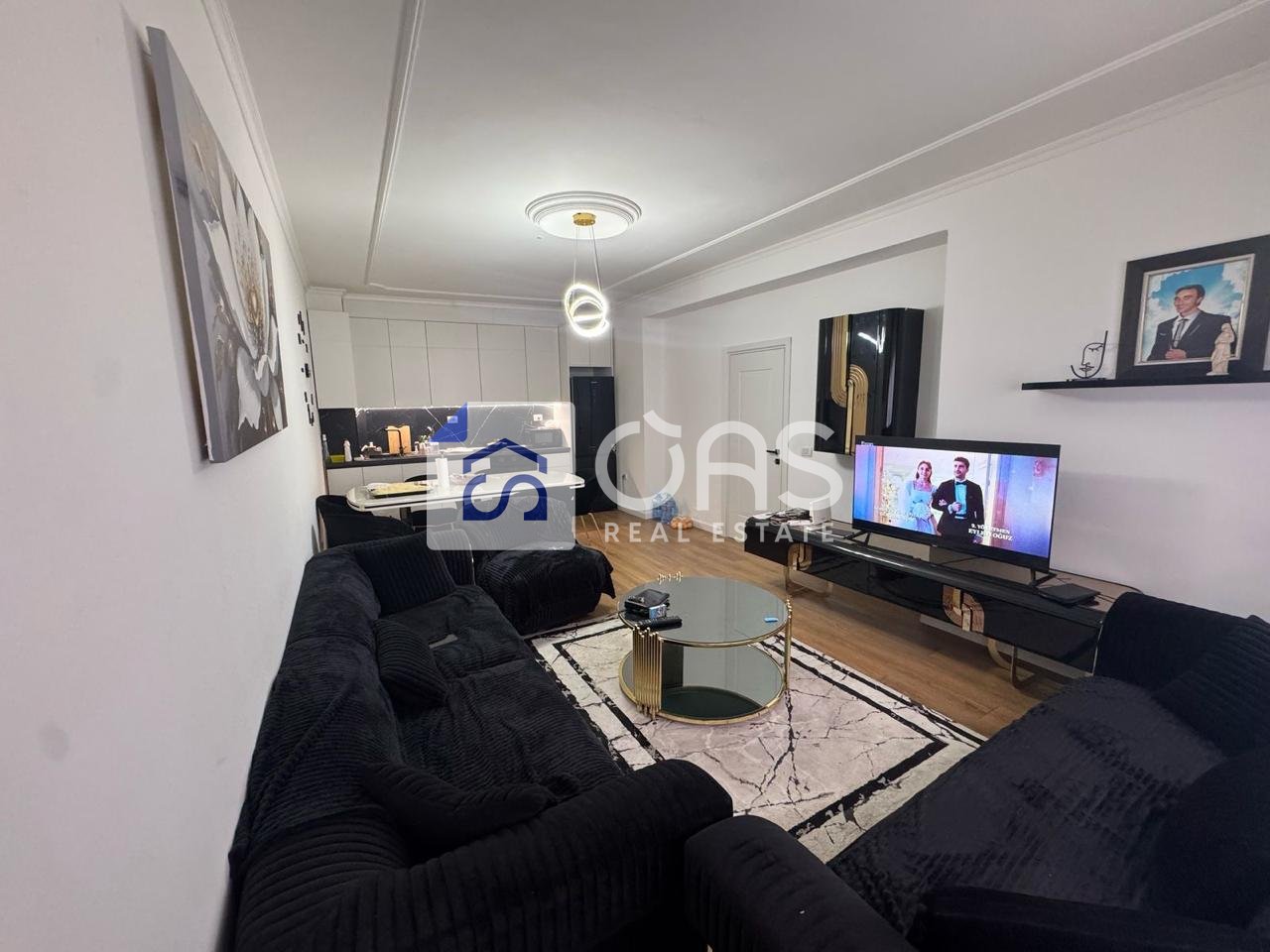 Shitet apartament 2+1 ne Porcelan.