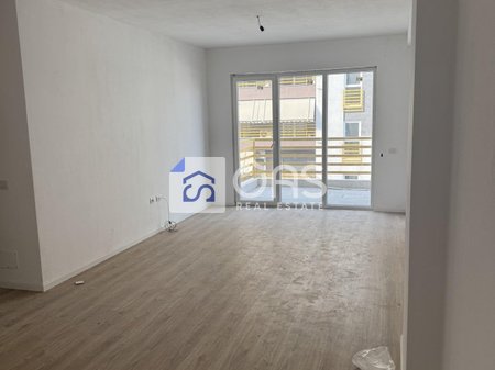 Shitet apartament 1+1 tek Rruga Dritan Hoxha (AURA Complex)