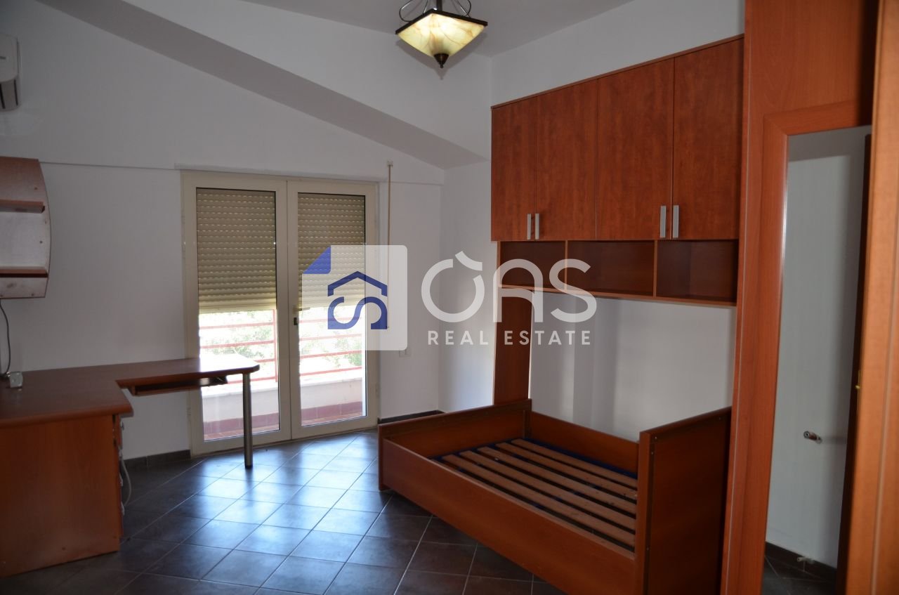 Appartamento 4+3 in Affitto a Lago Secco, Tirana – 1200€ | 210m²