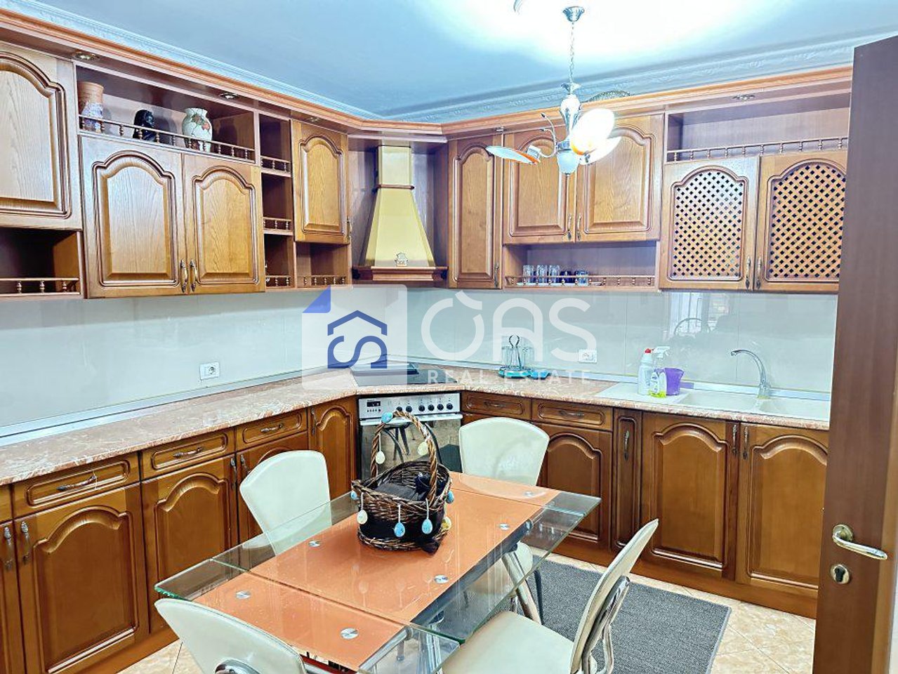 Apartament 2+2 Me Qira në Zogu i Zi, Tiranë - 700€ | 114 m²