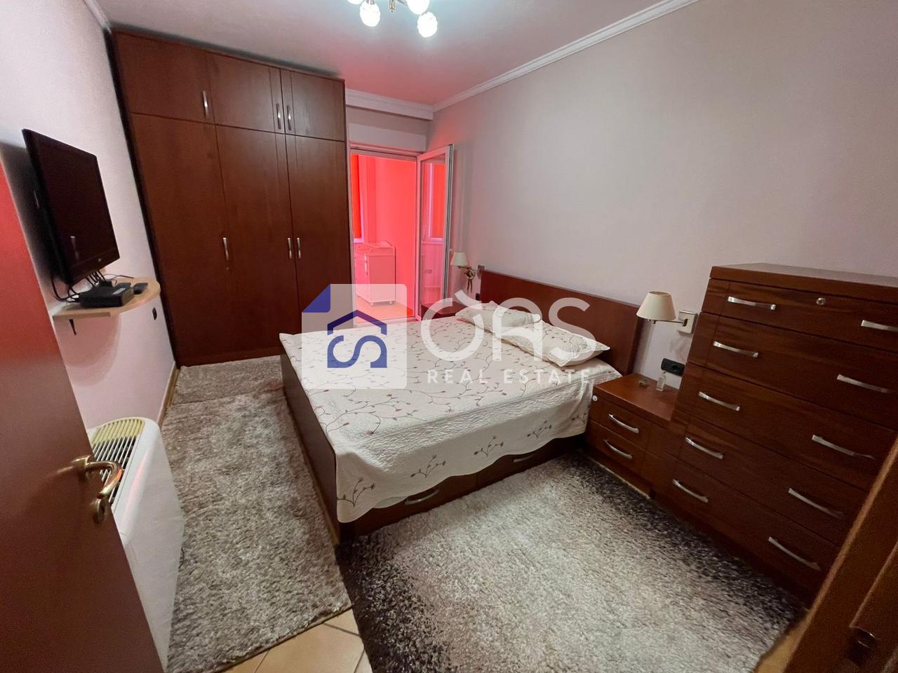 Jepet me qera apartament 2+1+2 Tek Stadiumi Air Albania.