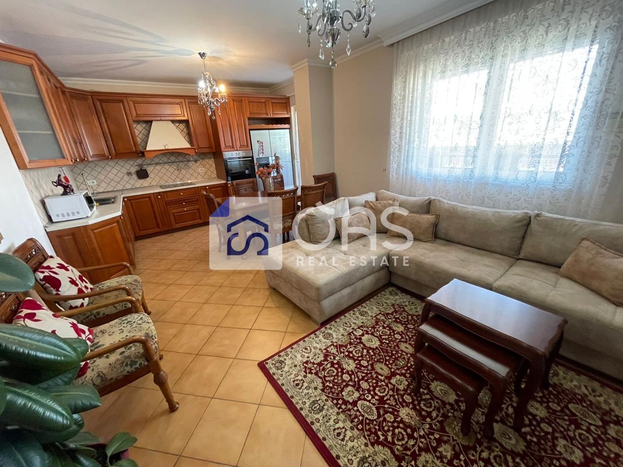 Jepet me qera apartament 2+1+2 Tek Stadiumi Air Albania.