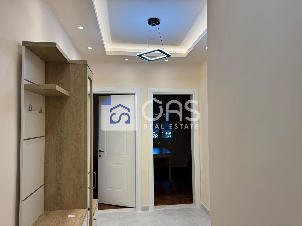 Jepet me qera apartament 1+1 tek Rruga e Dibres(Selvia).