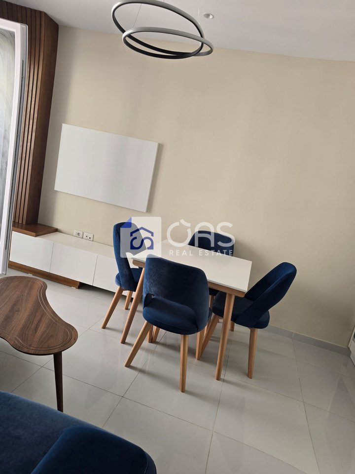 Jepet me qera apartament 1+1+Parkim tek Univers City.