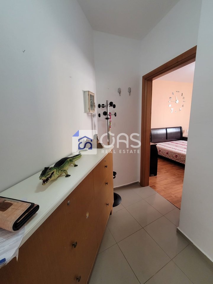 Shitet Apartament 1+1 Ne Fresk