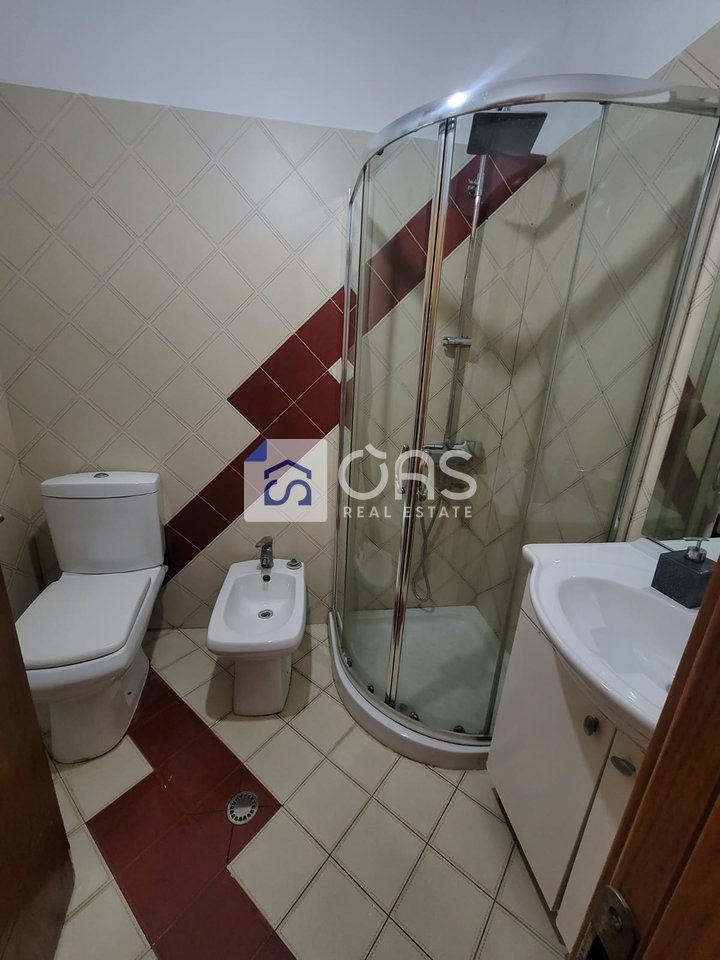 Shitet Apartament 1+1 Ne Fresk