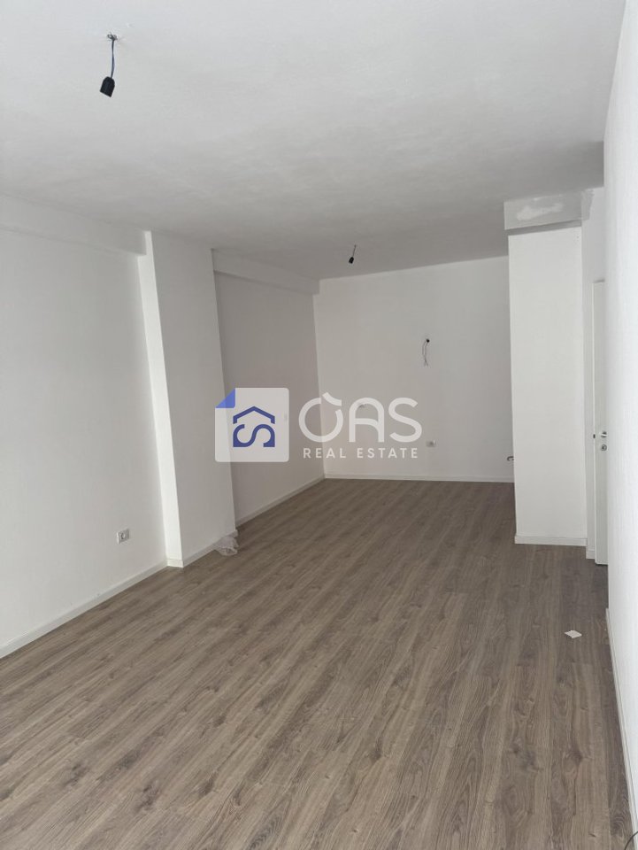 Shitet apartament 1+1 tek Rruga Dritan Hoxha (AURA Complex)