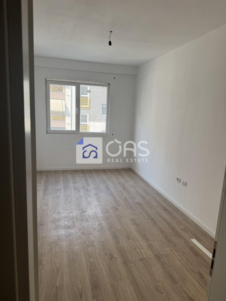 Shitet apartament 1+1 tek Rruga Dritan Hoxha (AURA Complex)