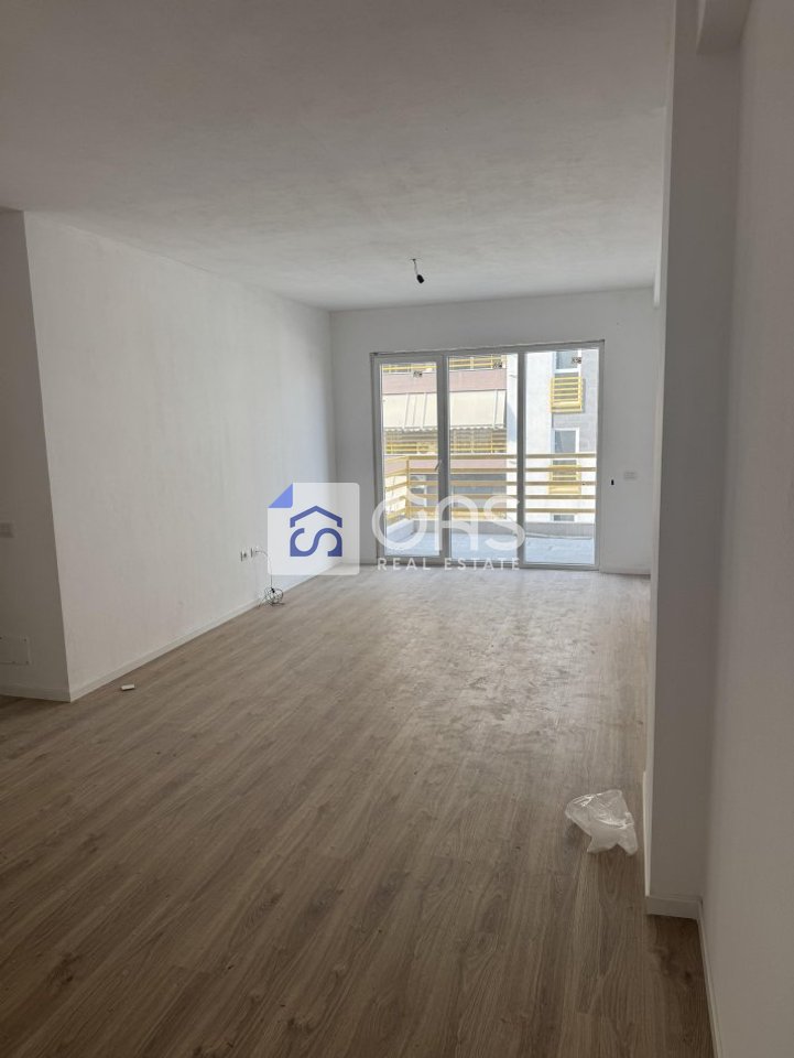 Shitet apartament 1+1 tek Rruga Dritan Hoxha (AURA Complex)