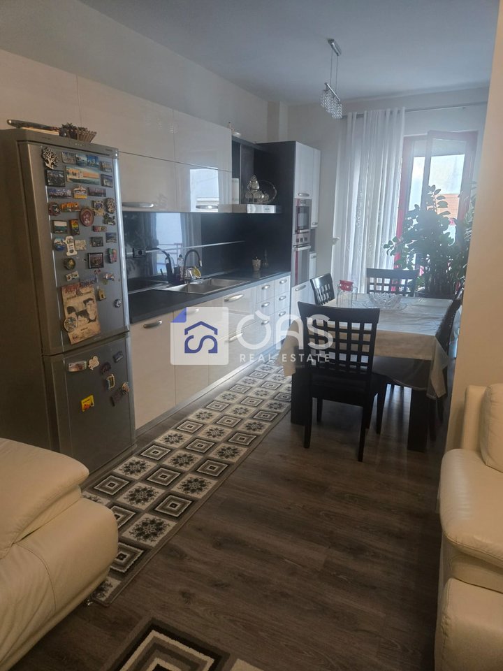 Appartamento 2+1 in affitto a Yzberish, Tirana - 500€ | 93 m²