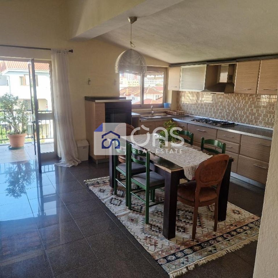 Casa 2+1 in Affitto a Ex Stazione Ferroviaria, Tirana - 500€ | 75 m²