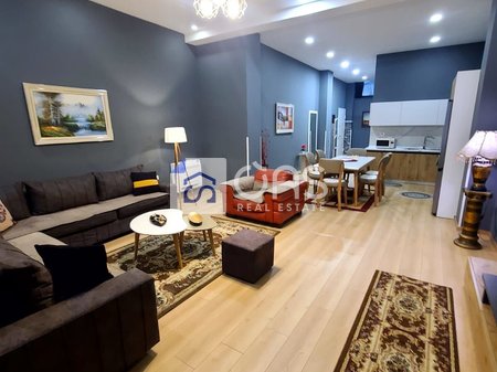 Jepet me qira apartamenti 1+1 Te Liqeni i Thate