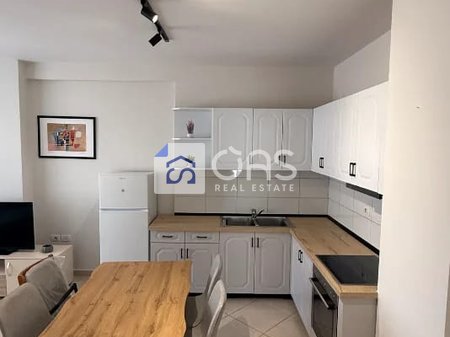 Jepet me qera apartament 2+1 Ne Astir