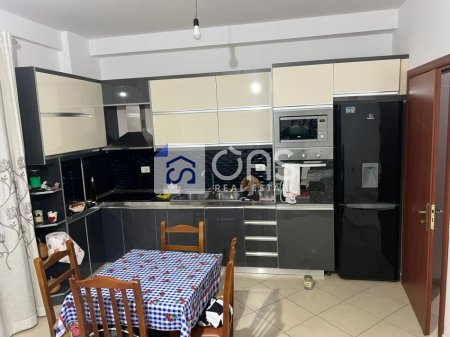 Jepet apartament me qera 1+1 Ne Fresk