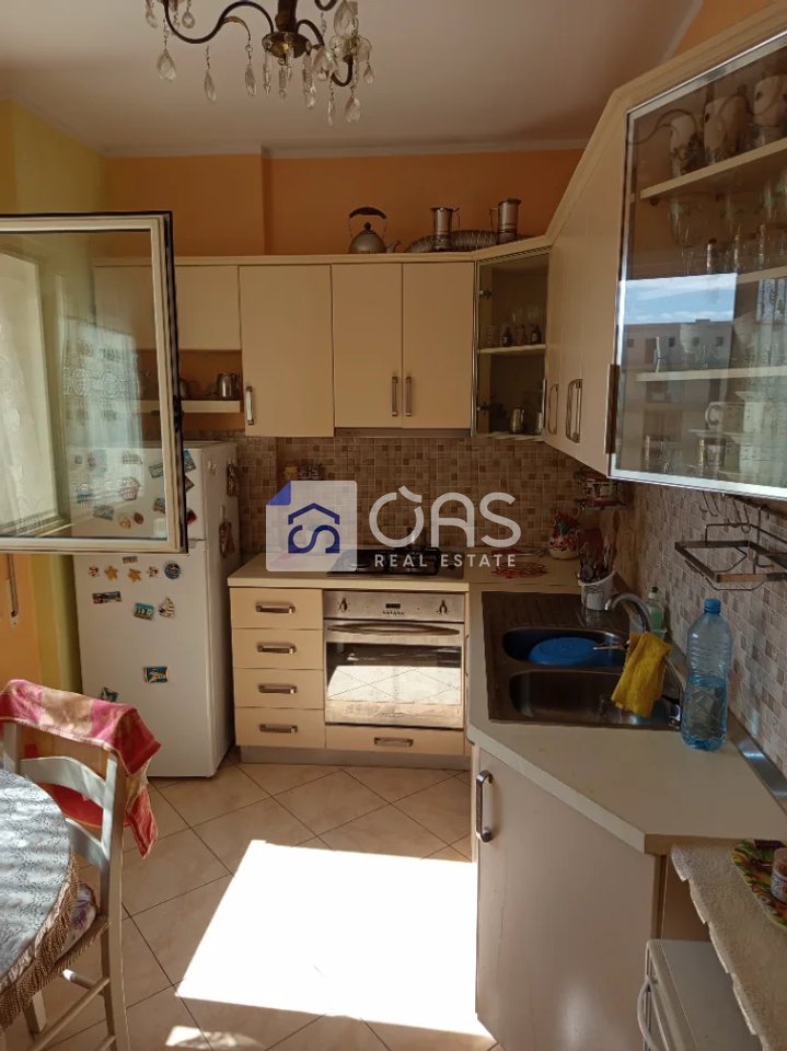 Shitet APARTAMENT 2+1+2 DURRES (CURRILA)