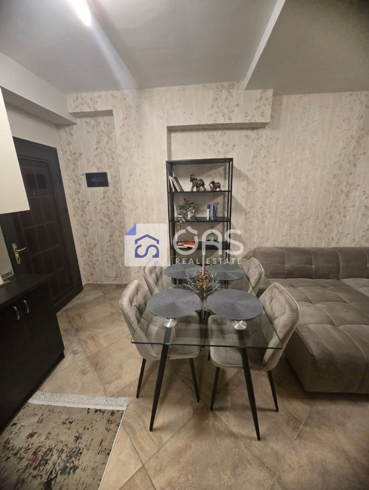 Jepet me qera apartament 1+1 ne Qender