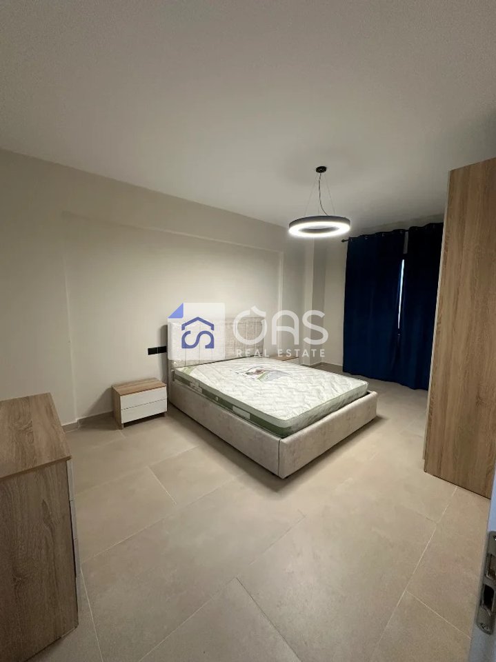 Affittasi appartamento 2+1+lavanderia presso Komuna e Parisit.