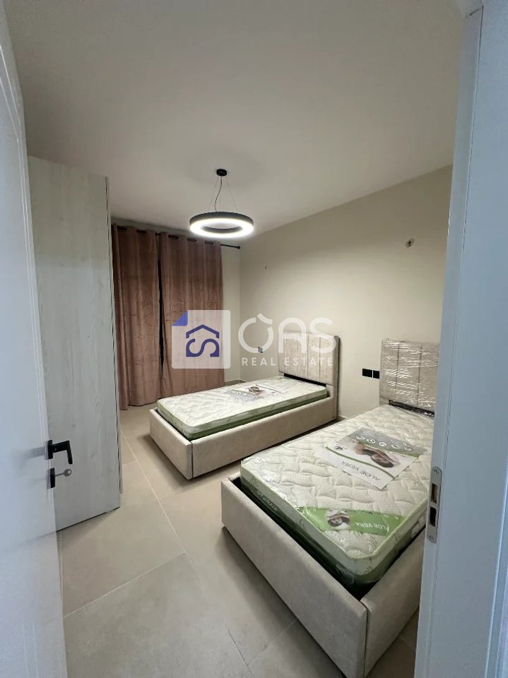 Affittasi appartamento 2+1+lavanderia presso Komuna e Parisit.